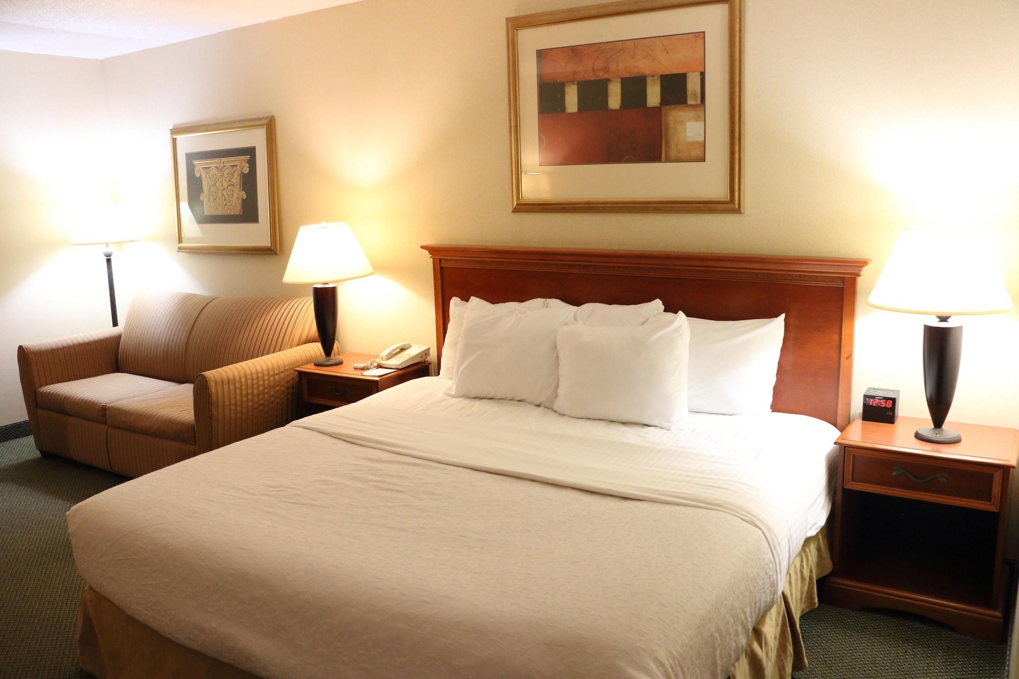 Ramada By Wyndham Alpena Hotel Екстериор снимка
